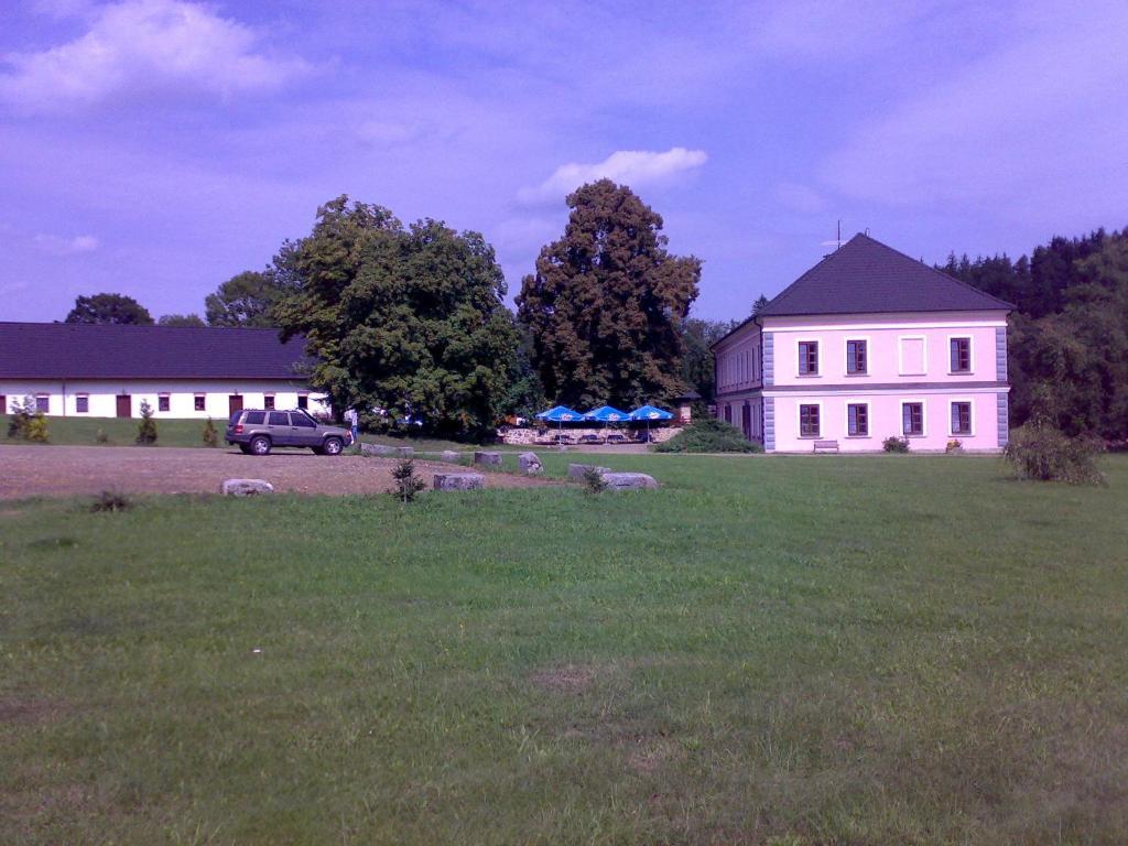 Hotel Castle Mlyn Maderovka Sepekov Exterior foto