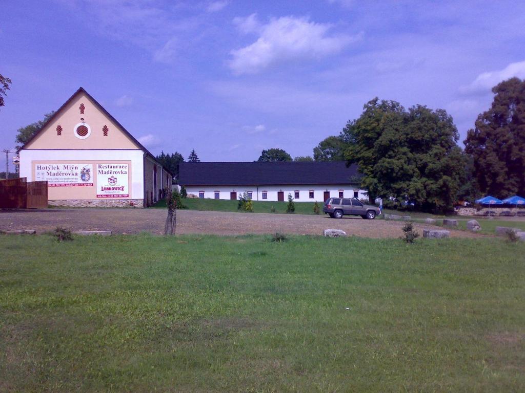 Hotel Castle Mlyn Maderovka Sepekov Exterior foto