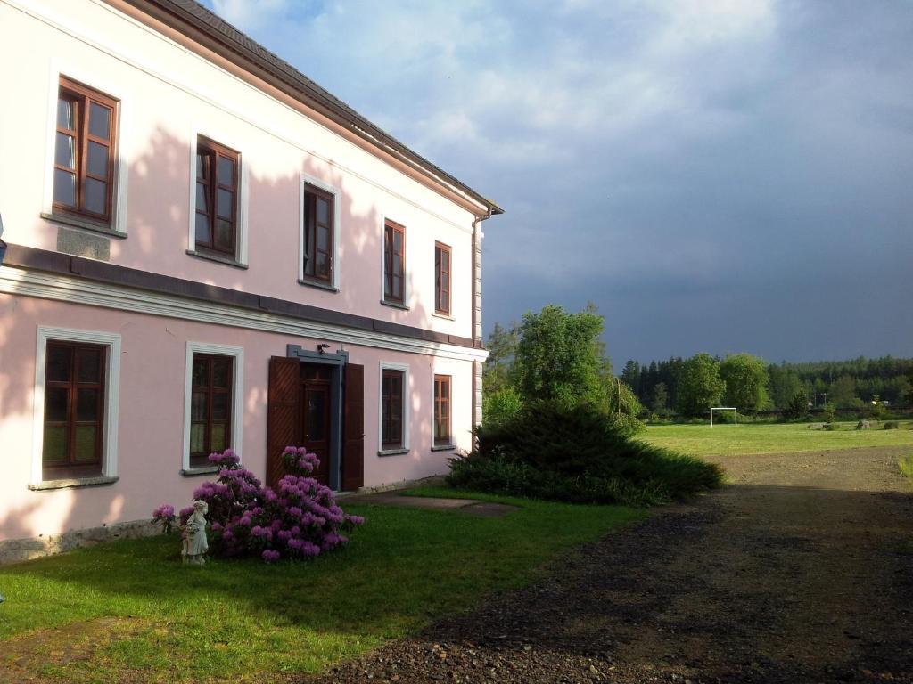 Hotel Castle Mlyn Maderovka Sepekov Exterior foto